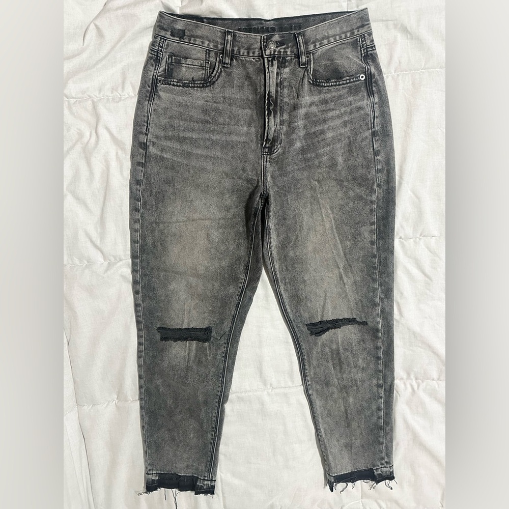 American Eagle Distressed Mom Jeans Size 6 Short